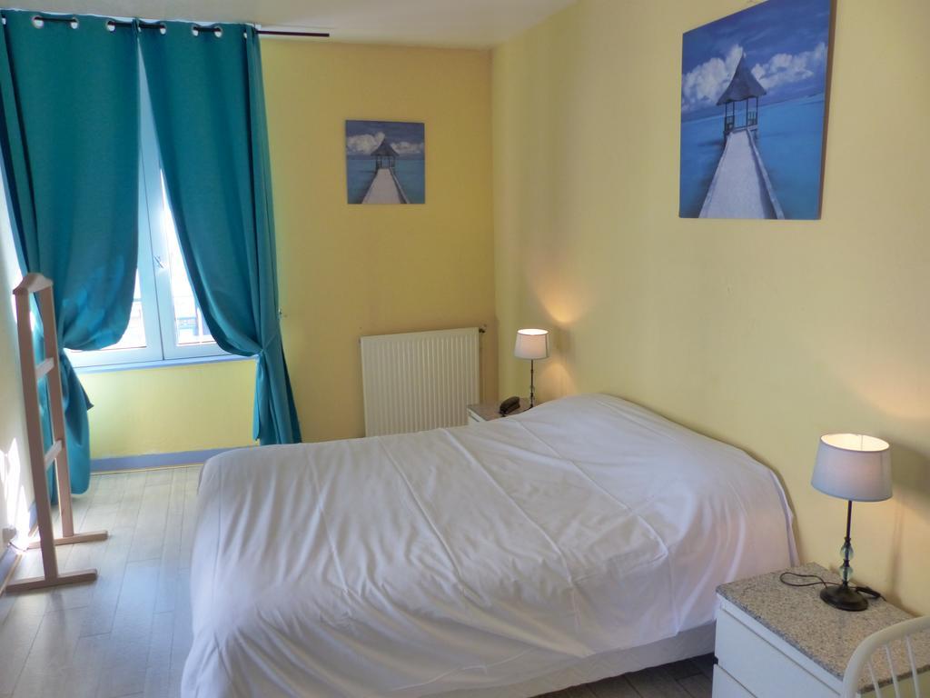 Logis Hotel Au Croissant Buzançais Zewnętrze zdjęcie